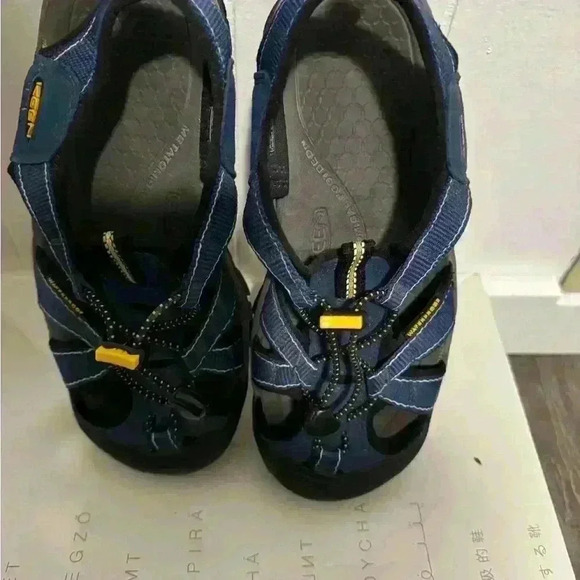 KEEN blue & grey Whisper Sandal - unisex size 7.5 - Picture 7 of 9